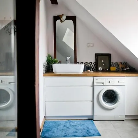 Roentgena 12 - Przestronny I Stylowy, Zielona Ulica W Centrum * Wrocław